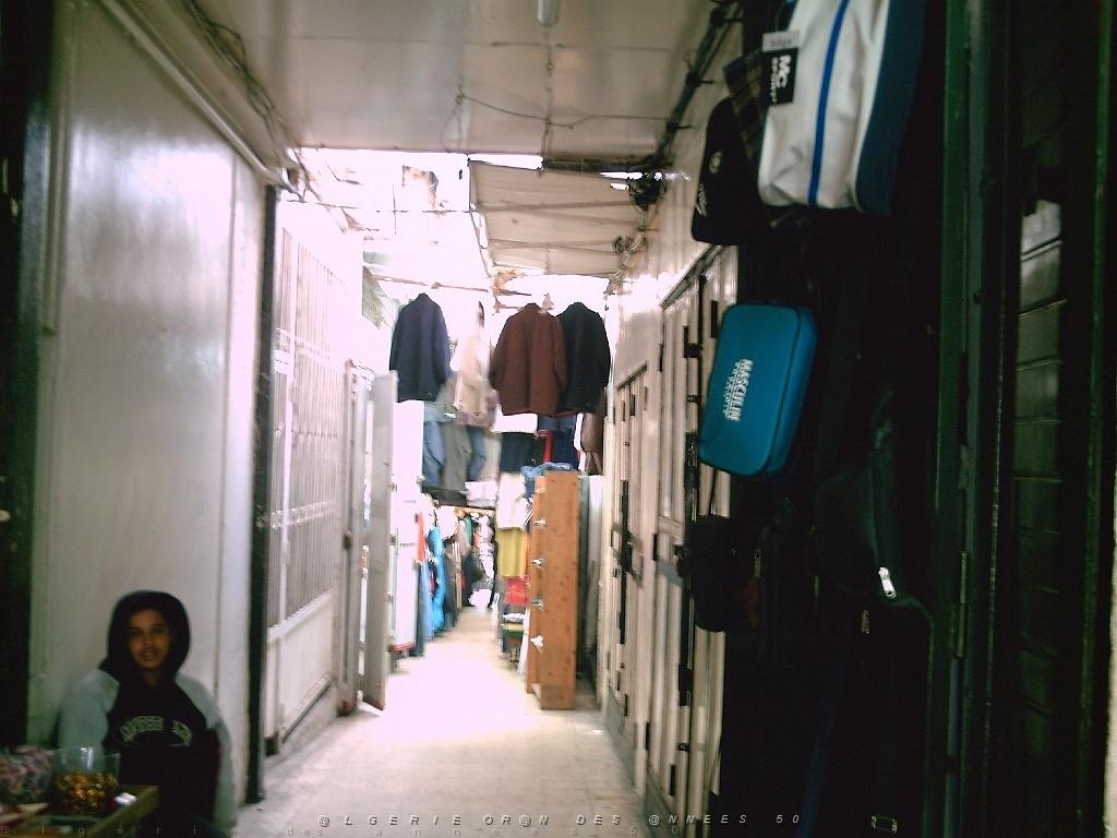 ORAN 04 2007 20 PASSAGE CLAUZEL ENTRE LA BASTILLE ET RUE D ARZEW.JPG